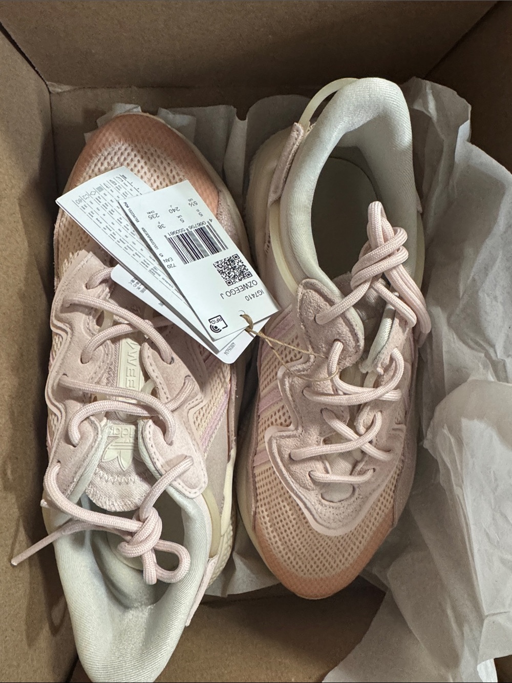 adidas men’s ozweego sneaker